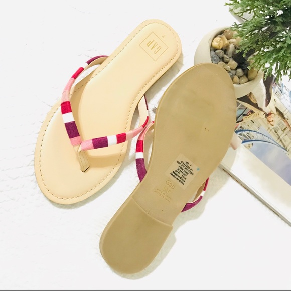 3 × $25 🎁 GAP Sandals Threaded Color Blocks Straps Like New! - Picture 3 of 4